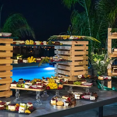 The Oasis فيلة بروتاراس