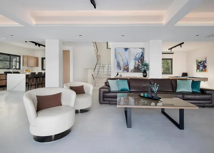 The Oasis بروتاراس